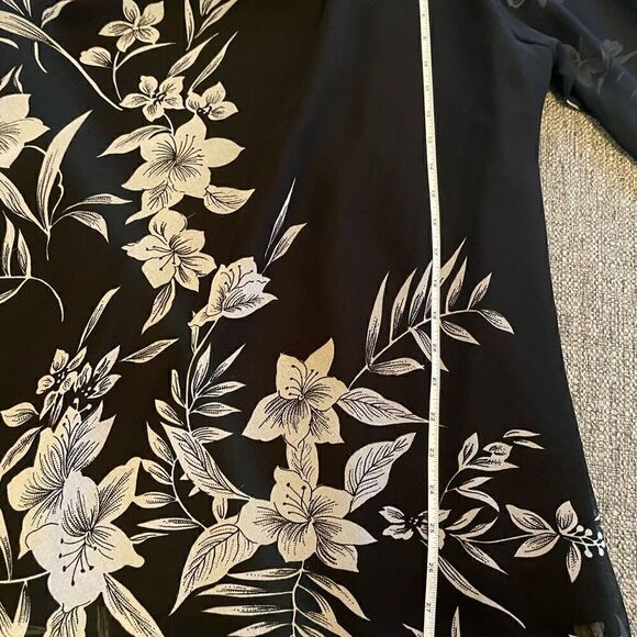 Beautiful Plus Size Tunic Blouse, Size 2X - Picture 6 of 10